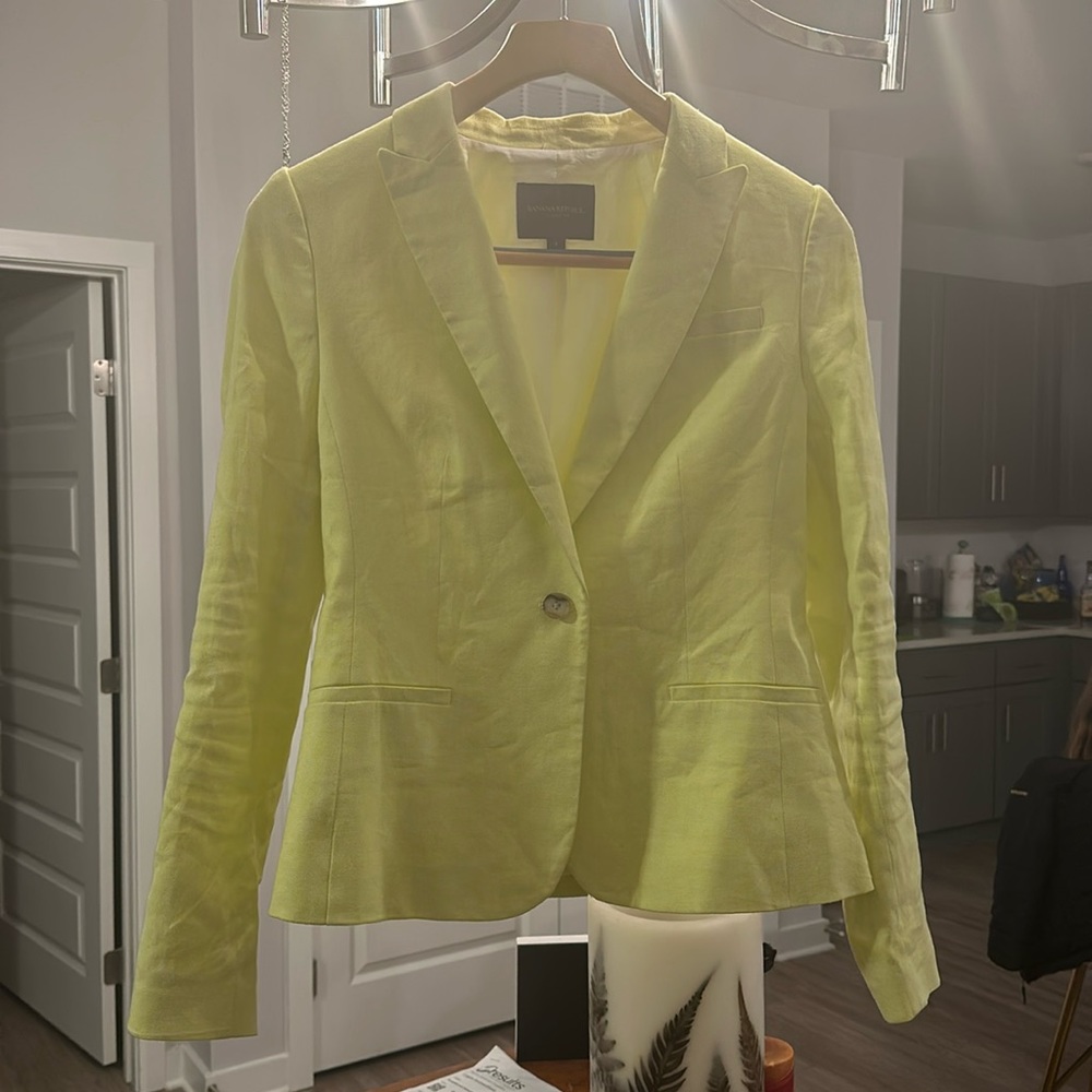 Beautiful soft yellow banana republic blazer
